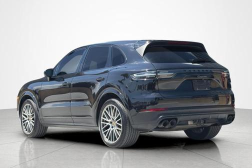 Black 2022 Porsche Cayenne Platinum Edition