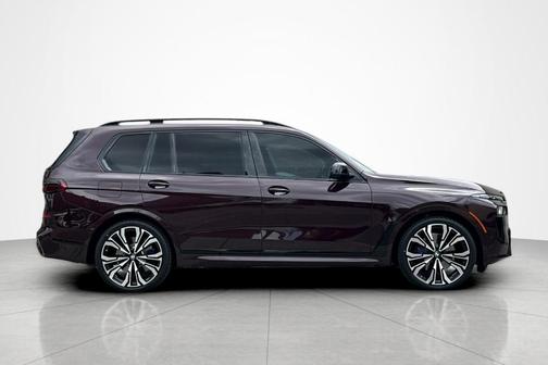 Black 2024 BMW X7 M60i