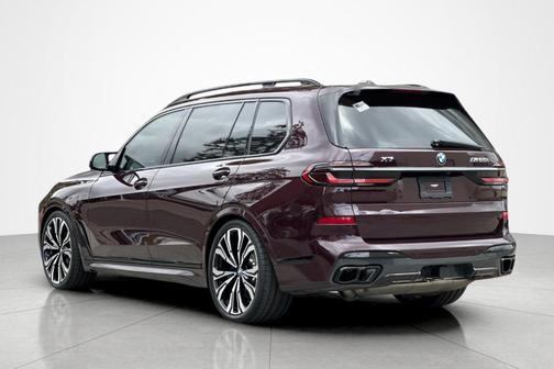 Black 2024 BMW X7 M60i