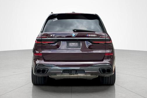 Black 2024 BMW X7 M60i