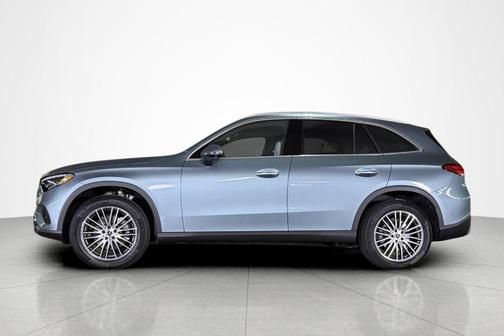 Verde 2026 Mercedes-Benz GLC 300 Base