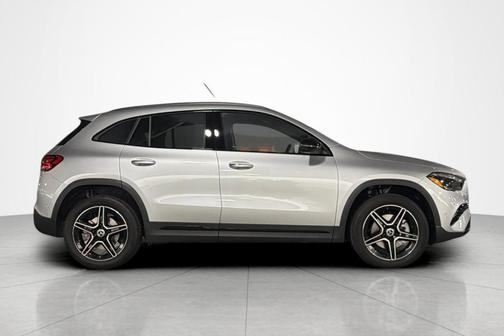 Cirrus Silver Metallic 2026 Mercedes-Benz GLA 250 Base