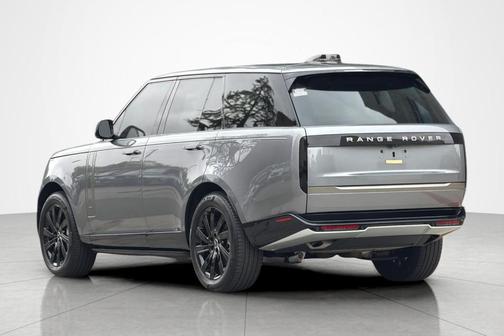 Eiger Grey 2025 Land Rover Range Rover P550e SE