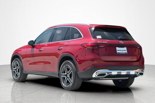 MANUFAKTUR Patagonia Red Metallic 2026 Mercedes-Benz GLC 300 Base