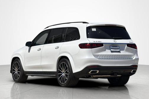 MANUFAKTUR Moonlight White Metallic 2025 Mercedes-Benz GLS 580 Base 4MATIC