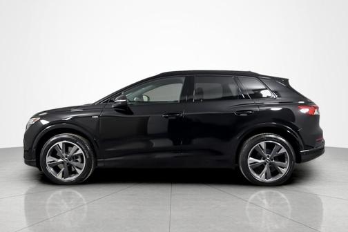 Mythos Black Metallic 2024 Audi Q4 e-tron 50 Premium