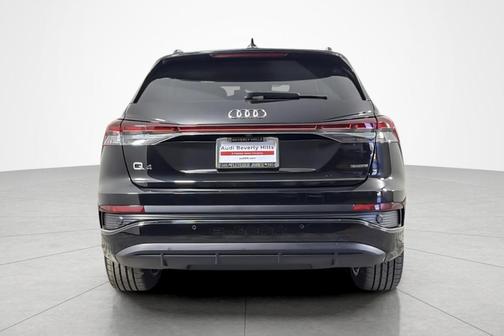 Mythos Black Metallic 2024 Audi Q4 e-tron 50 Premium