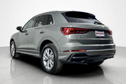 Chronos Gray Metallic 2022 Audi Q3 45 S line Premium