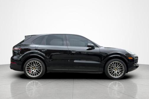 Black 2023 Porsche Cayenne Platinum Edition