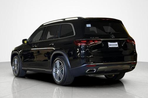 Obsidian Black Metallic 2026 Mercedes-Benz GLS 450 4MATIC