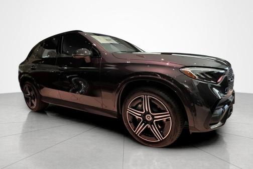 Graphite Gray Metallic 2026 Mercedes-Benz GLC 300 Base