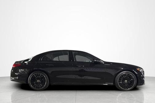 Obsidian Black Metallic 2027 Mercedes-Benz E-Class 350