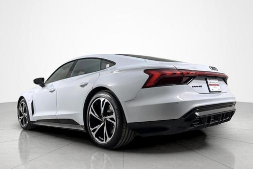 Suzuka Gray Metallic 2023 Audi e-tron GT Premium Plus