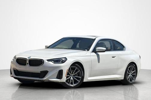 Mineral White Metallic 2024 BMW 230 i