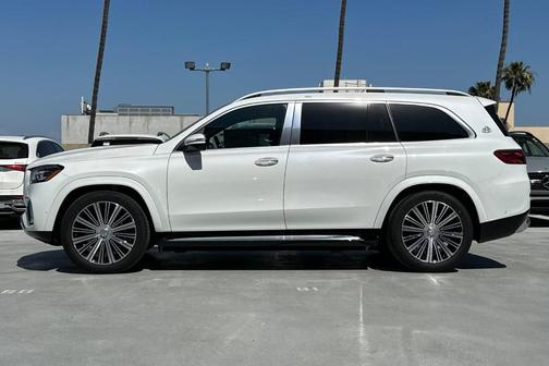 Moonlight White 2026 Mercedes-Benz Maybach GLS 600 4MATIC