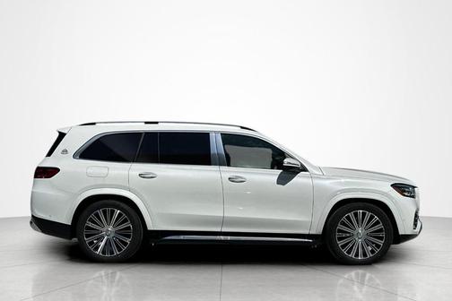 Moonlight White 2026 Mercedes-Benz Maybach GLS 600 4MATIC