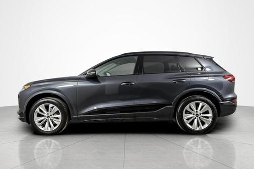 Manhattan Gray Metallic 2025 Audi Q6 e-tron Premium RWD