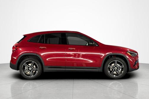 MANUFAKTUR Patagonia Red Metallic 2026 Mercedes-Benz GLA 250 Base