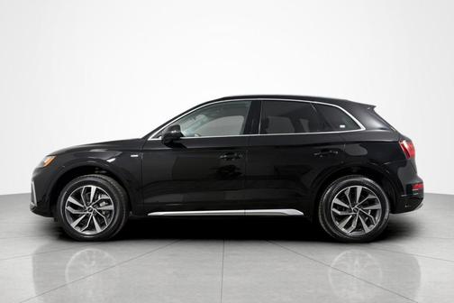 Mythos Black Metallic 2023 Audi Q5 45 S line Premium Plus
