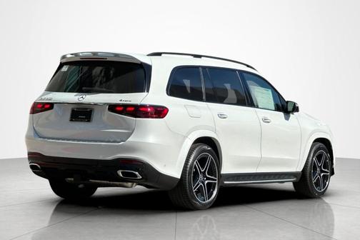 MANUFAKTUR Moonlight White Metallic 2026 Mercedes-Benz GLS 450 4MATIC