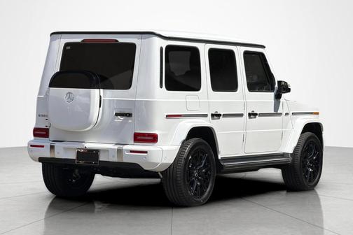 MANUFAKTUR Moonlight White Metallic 2026 Mercedes-Benz G-Class Base