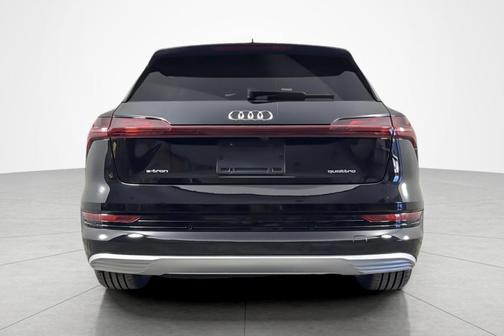 Brilliant Black 2022 Audi e-tron Premium