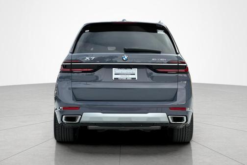 Sparkling 2024 BMW X7 xDrive40i