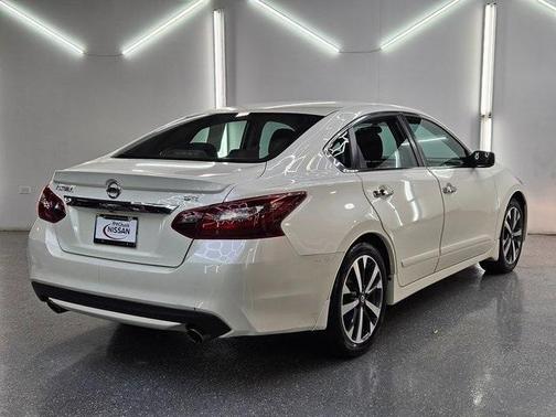 2017 Nissan Altima 2.5 SR