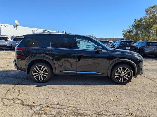 2025 Nissan Pathfinder Platinum