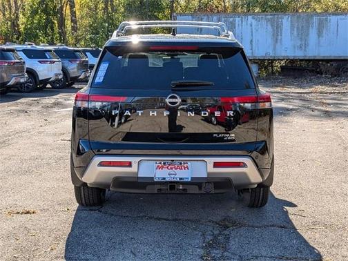2025 Nissan Pathfinder Platinum