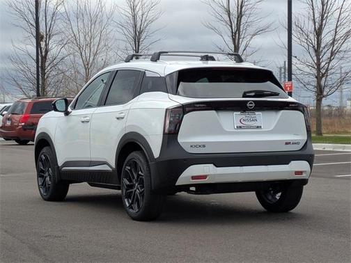 2026 Nissan Kicks SR