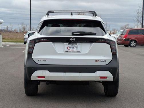 2026 Nissan Kicks SR