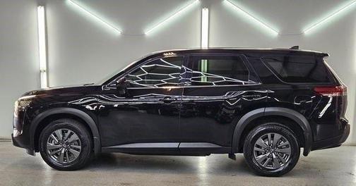2023 Nissan Pathfinder S