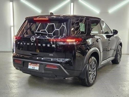 2023 Nissan Pathfinder S