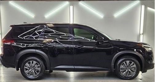 2023 Nissan Pathfinder S