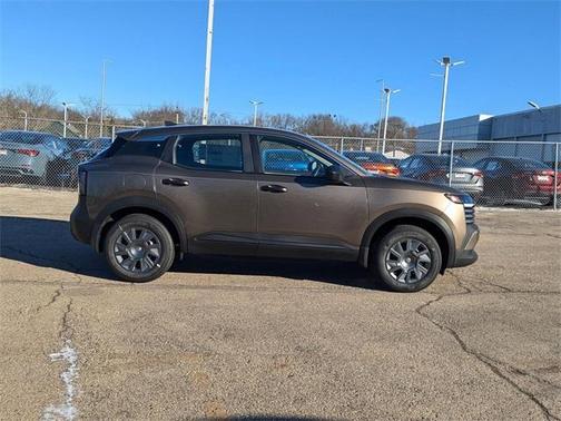 2025 Nissan Kicks S