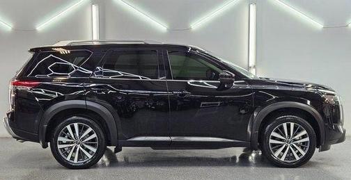2022 Nissan Pathfinder Platinum