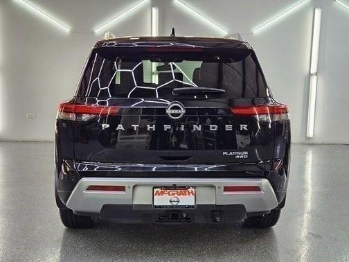 2022 Nissan Pathfinder Platinum