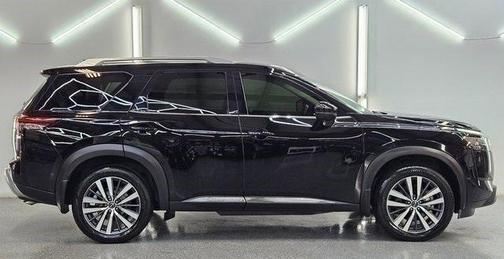 2022 Nissan Pathfinder Platinum
