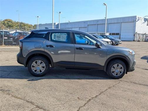 2025 Nissan Kicks S