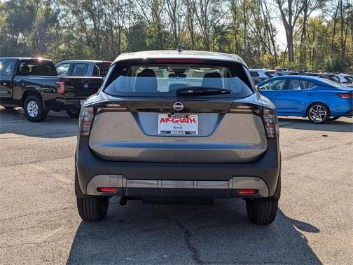 2025 Nissan Kicks S