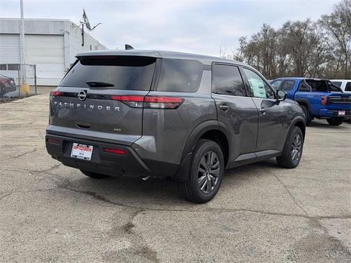 2025 Nissan Pathfinder S