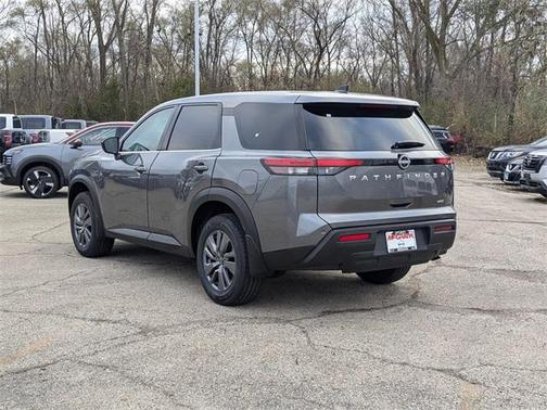 2025 Nissan Pathfinder S
