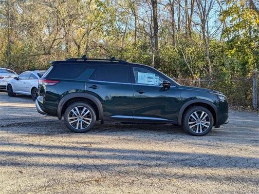 2025 Nissan Pathfinder Platinum