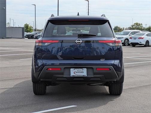 2025 Nissan Pathfinder SV