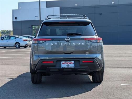 2025 Nissan Pathfinder SV