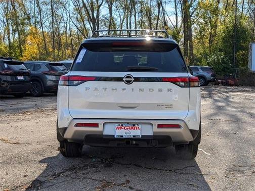 2025 Nissan Pathfinder Platinum