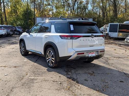 2025 Nissan Pathfinder Platinum