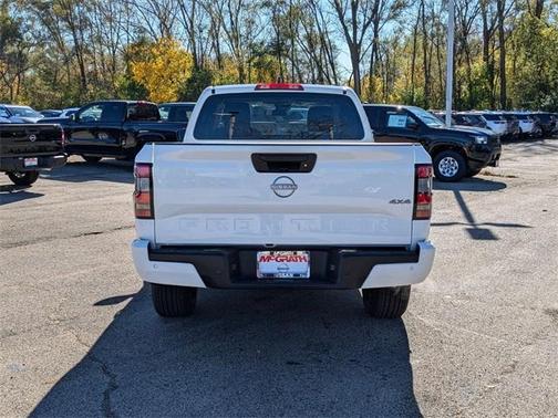 2025 Nissan Frontier SV