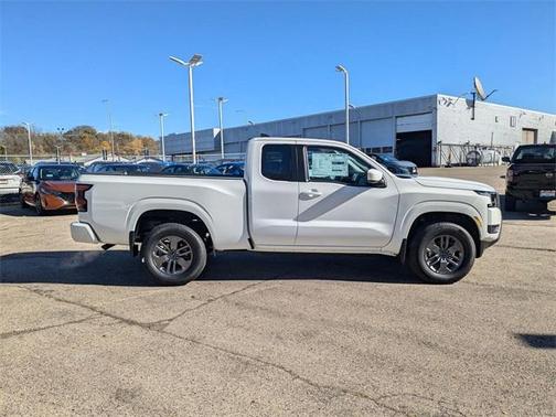 2025 Nissan Frontier SV